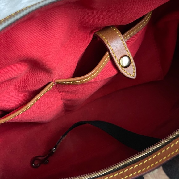 Dooney&Burke Rare Vintage Purse Excellent Condition. - Picture 10 of 16